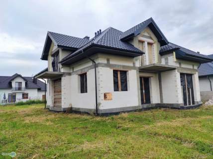 Dom na prestiżowym osiedu w Chmielniku
