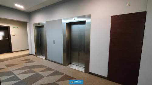 Lokal w biurowcu 193 m2, pokoje, gabinety