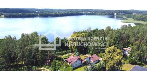 Dom nad jeziorem w Sitnie