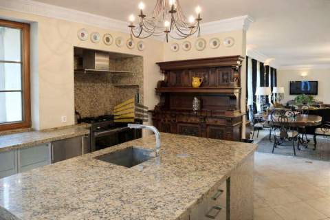 Luxury Villa with Swimming Pool 550 m Private