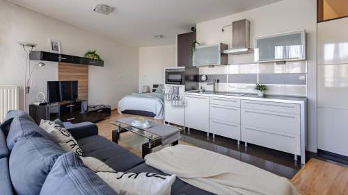 Salwator - studio, balkon, komórka lok.