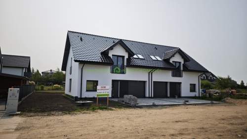 Nowoczesny dom w zabudowie bliźniaczej   Wołczkowo