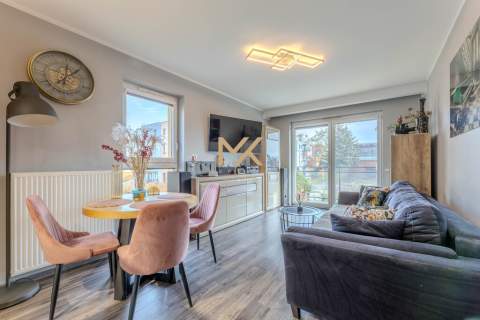 3 pokoje 60 m balkon 7m Wysoki standard
