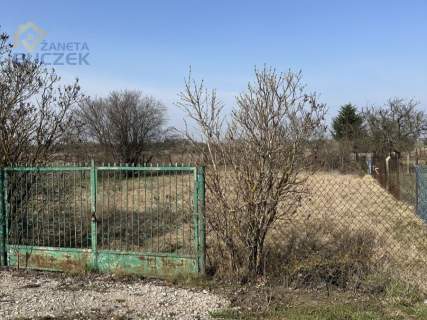 Sprzedam dwupokojowe mieszkanie z ogródkiem