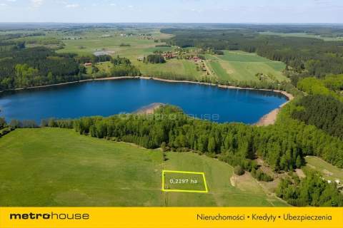 Działki z linią brzegową jeziora