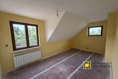 PRZESTRONNY DOM Z POTENCJAŁEM 260M2 W PYCHOWICACH
