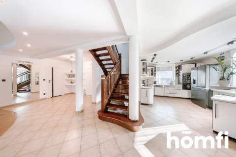 INTELIGENTY DOM Z PIĘKNYM OGRODEM