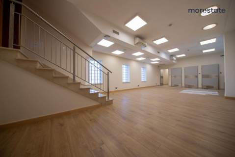 Lokal użytkowy 3 kondygnacje Parking Winda