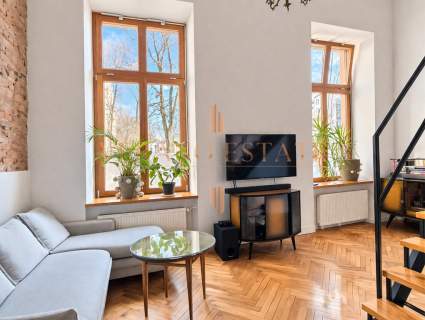 Wysoki 4,6 m loft w zabytkowej kamienicy
