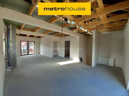 Nowoczesny Apartament z antresolą i ogrodem