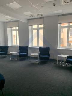 Biuro do wynajęcia w kamienicy Centrum
