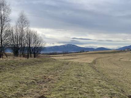 Działka z widokiem na jezioro