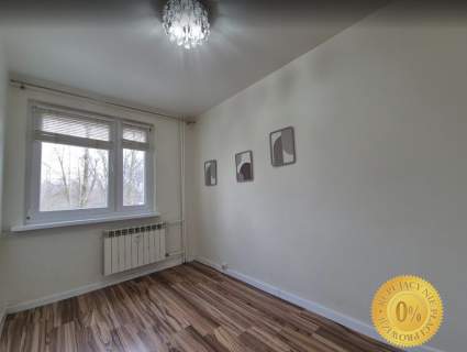 Niski Blok, duży Balkon , Nowa Kuchnia 2 Pokoje 