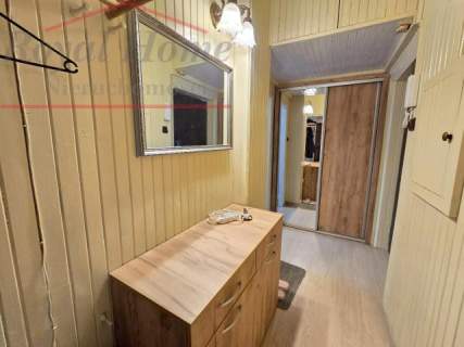 Przestronne, w pełnym rozkładzie 1 pok, loggia.