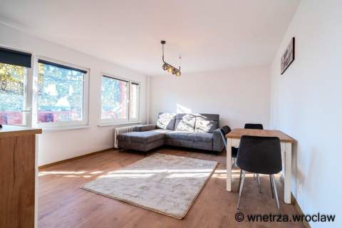 ŚWIEŻO PO REMONCIE-UMEBLOWANE-MED.MIEJSKIE-BALKON.