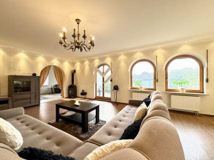 Wolnostojący / 3 kondygnacje/ 316 m2