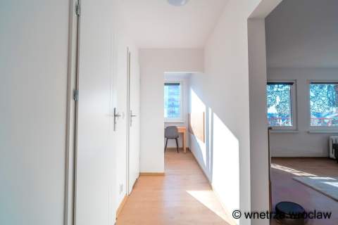 ŚWIEŻO PO REMONCIE-UMEBLOWANE-MED.MIEJSKIE-BALKON.
