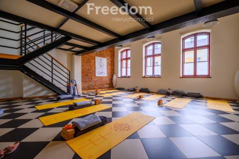 loft z antresolą i gabinetem 65 m Koszary Fun