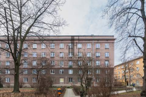 Plac Hallera 2 pokoje ciche cegła h 2,75m