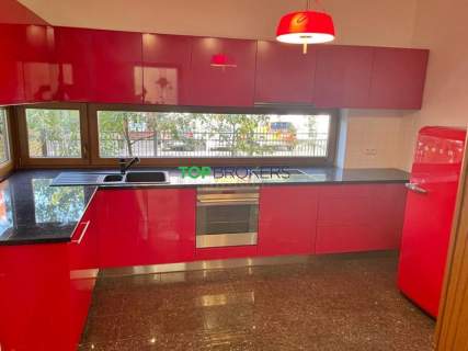 Elegancki dom wolnostojący w centrum Wesołej