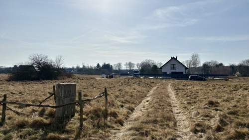 Działka narożna 1225 m   Niedźwiedź Media