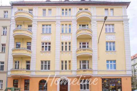Kamienica z balkonem po rewitalizacji /3 pokoje
