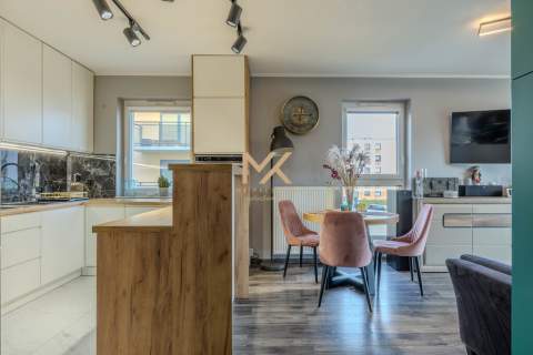 3 pokoje 60 m balkon 7m Wysoki standard