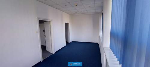 Lokal w biurowcu 193 m2, pokoje, gabinety