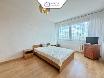 3-pok z oddzielną kuchnią. Balkon, piwnica.