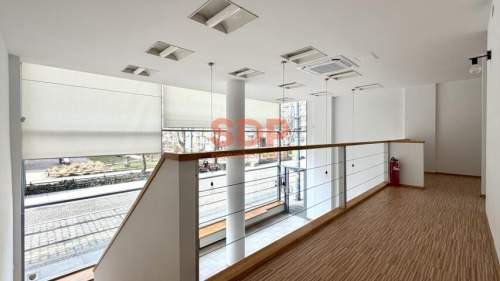 Lokal usługowy 140m2, z witryną / tuż przy Rynku 