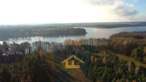 Działka z linią brzegową jeziora