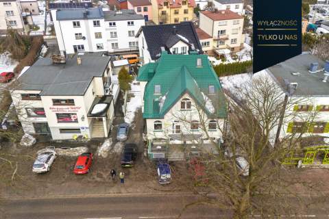Budynek usługowy - 5 lokali, centrum Sierakowic.
