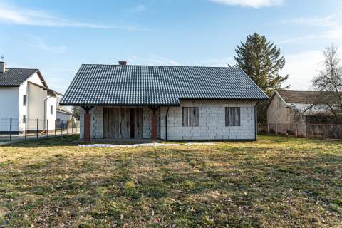 Dom 148 m na dużej działce 22 ary stan surowy Łukawiec