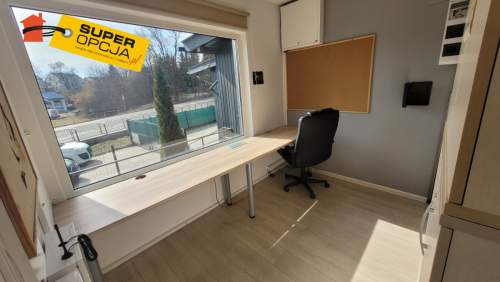 hala, Lokal handlowy przy głównej drodze