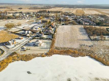 Działka siedliskowa nad rozlewiskiem 4 km od morza