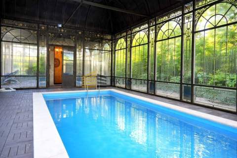 Luxury Villa with Swimming Pool 550 m Private