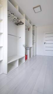 JASNE 4-POK 3 BALKONY STRYCH PARKING