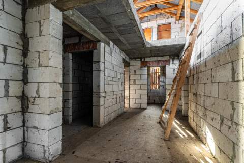 Dom 148 m na dużej działce 22 ary stan surowy Łukawiec