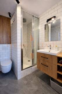 Wysoki 4,6 m loft w zabytkowej kamienicy