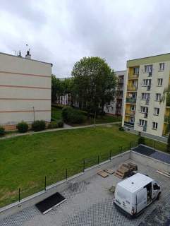 Bezczynszowe 1 piętro 37,50 z balkonem