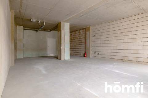 Na sprzedaż przestronny lokal 77 m2 w centrum 