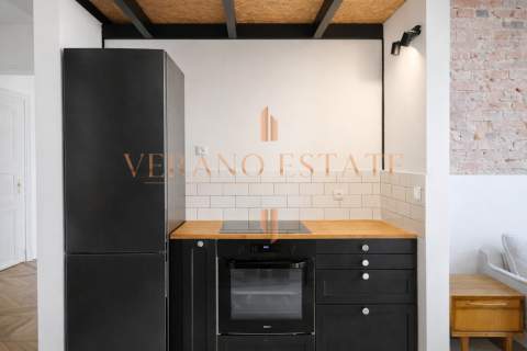 Wysoki 4,6 m loft w zabytkowej kamienicy