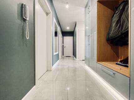 2019 Dwustronne Duży balkon Garaż 