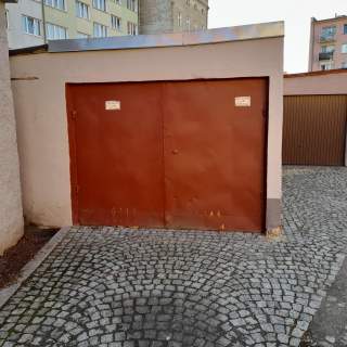 Garaż centrum Świdnicy 3 min do Rynku Prąd Teren zamkn