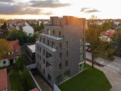Kawalerka z dużym tarasem, kameralna inwestycja, bez pcc