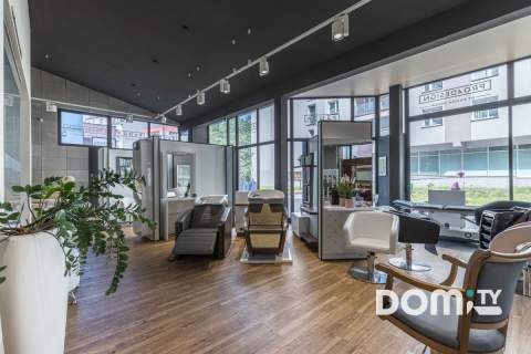 130 m2, witryny, dobra widoczność, nowoczesny
