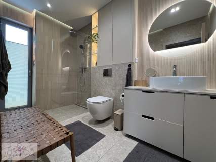 Apartament z ogródkiem, zamknięte EKO osiedle