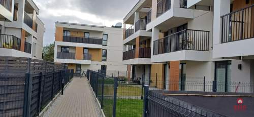 Apartament z antresolą i tarasem na dachu .