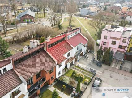 DOM W ZABUDOWIE SZEREGOWEJ DO WLASNEJ ARANŻACJI