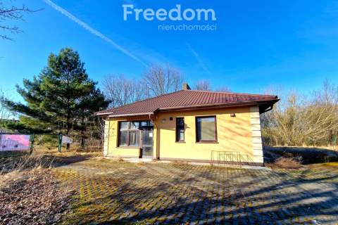 Budynek z dużą działką 1502 m2   Porosiuki
